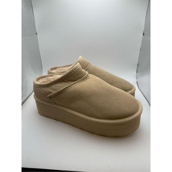 CUSHIONAIRE Women's Slip On  Genuine Suede Cozy Mule Platform SIZE 8 SAND - Picture 1 of 7